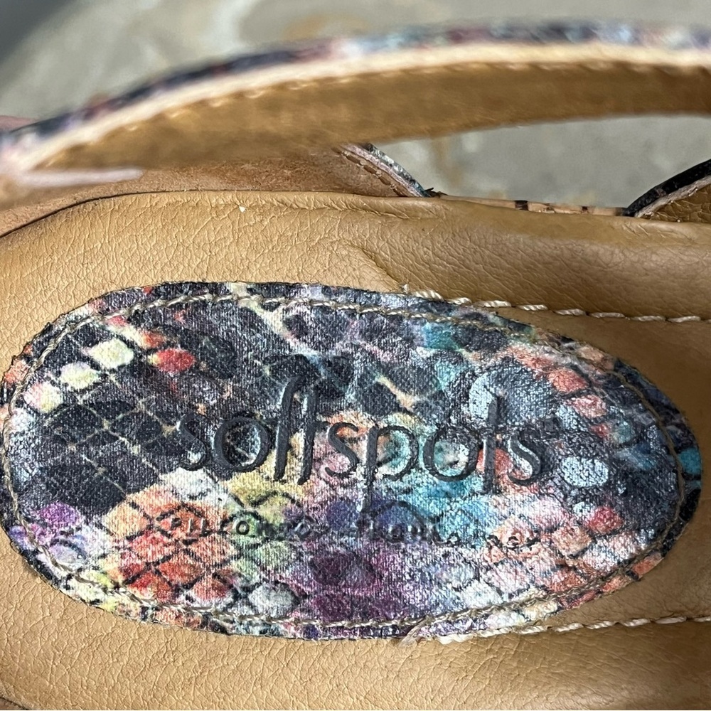 Softspots 8.5 wide sandals strappy open-toe rainbow snakeskin print cork wedge - Picture 11 of 11